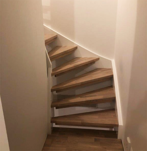 Hardwood staircase manufactured by KG List